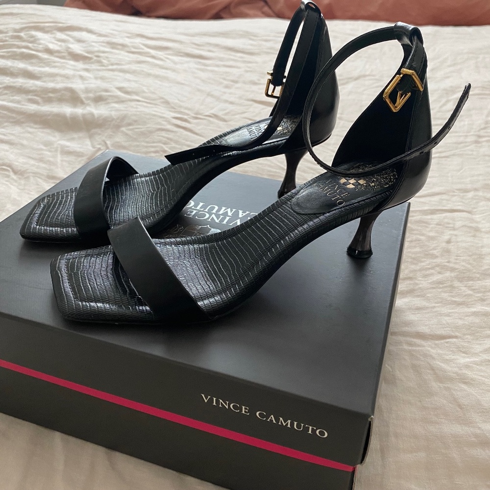 Vince Camuto Vinkely black ankle strap open toe heels size 7